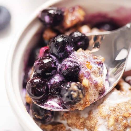 Low carb blueberry crisp is unbelievably delicious and so easy to make! This crisp / crumble is perfect for a late night sweet craving.