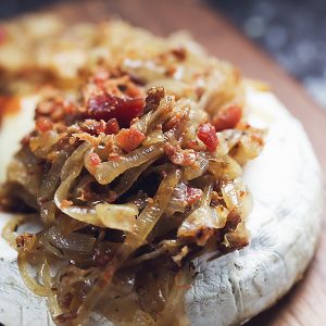 baked brie with caramelized onions and bacon