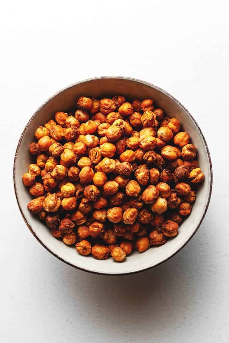 air fryer crispy chickpeas in a bowl