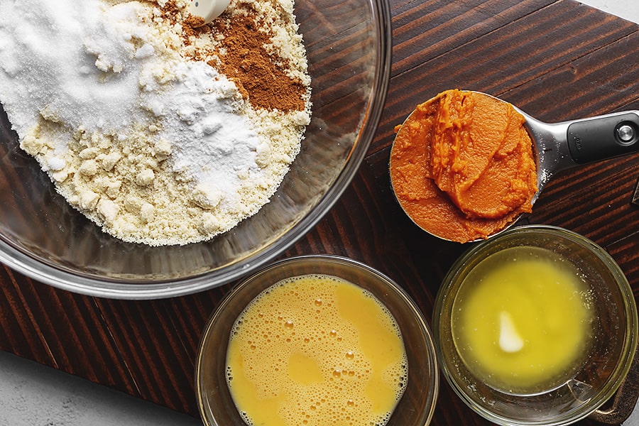 ingredients for keto pumpkin in glass bowl