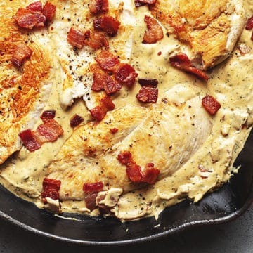 CHEESY RANCH CHICKEN IN A RED SKILLET