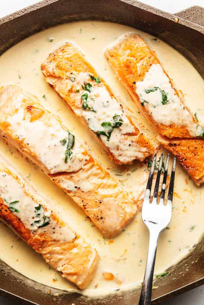 keto salmon recipe with a creamy sauce