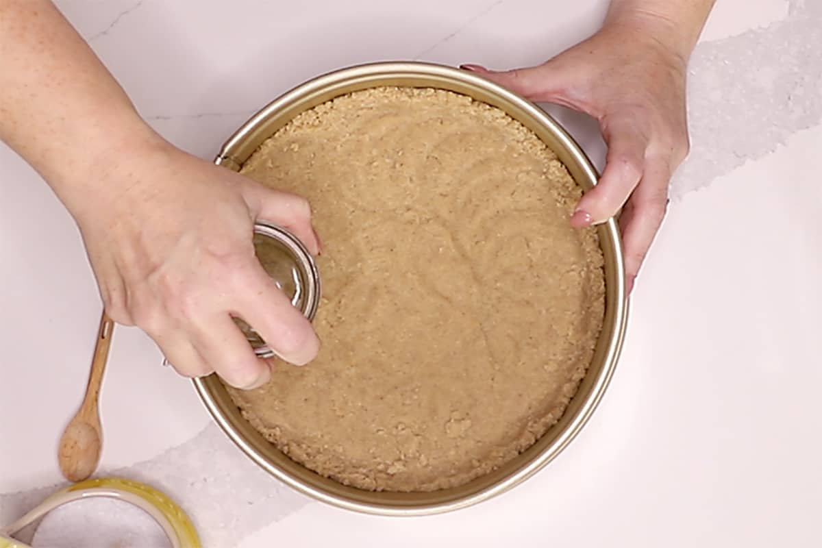 pressing crust for cheesecake