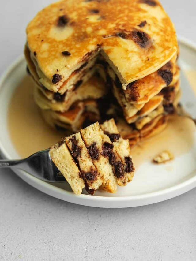 Fluffy Low Carb Chocolate Chip Pancakes