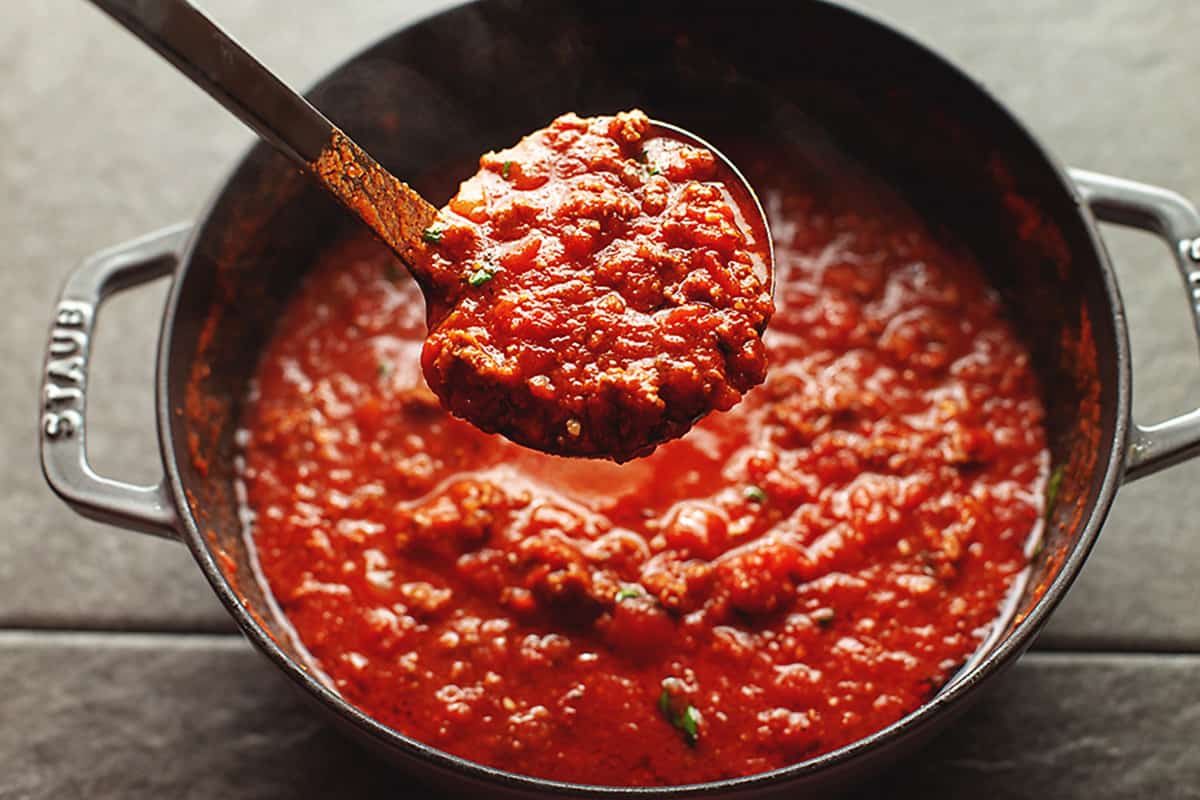 a pot filled with low carb spaghetti sauce